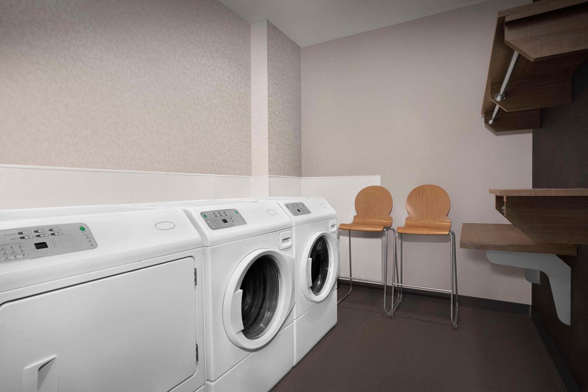 Home2 Suites By Hilton Eugene Downtown University Area Екстериор снимка